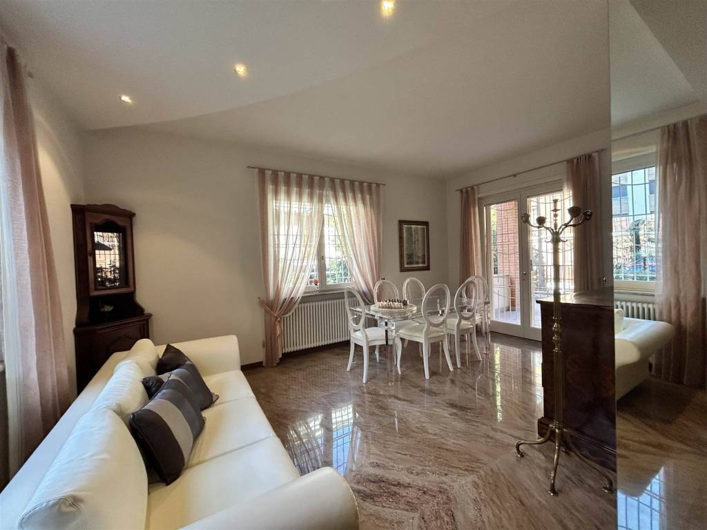 casa indipendente in vendita a Piacenza in zona Stadio