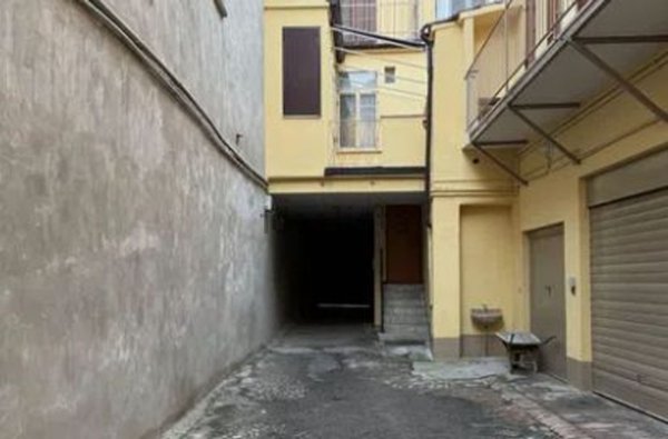 casa indipendente in vendita a Piacenza in zona Centro Storico