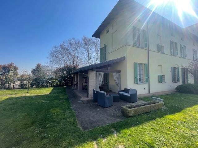casa indipendente in vendita a Piacenza in zona Besurica