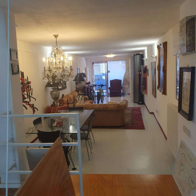 casa indipendente in vendita a Piacenza