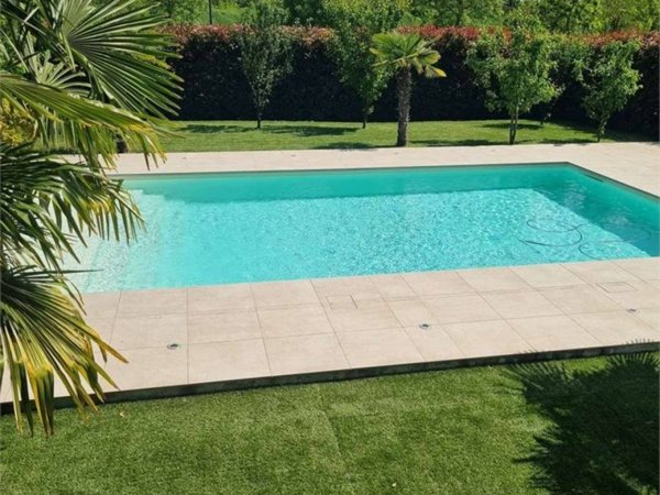 casa indipendente in vendita a Piacenza in zona Besurica