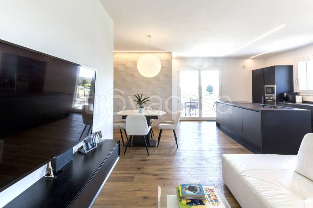 appartamento in vendita a Piacenza in zona Barriera Genova