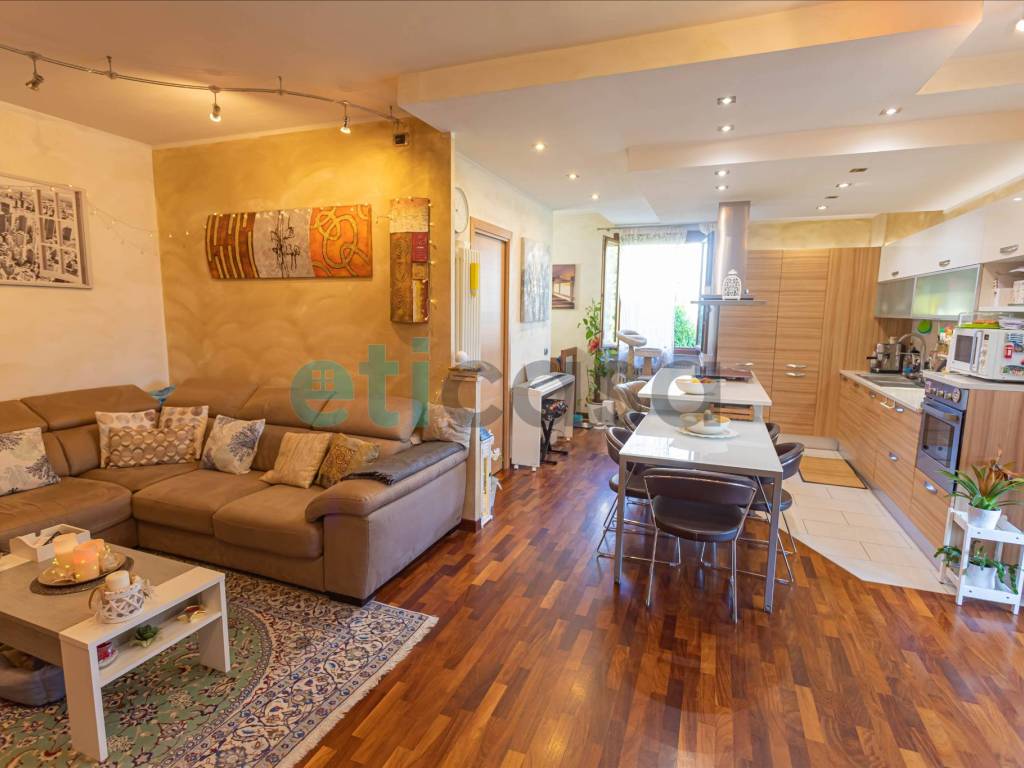 appartamento in vendita a Piacenza in zona Baia del Re