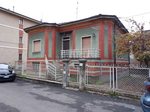 casa indipendente in vendita a Piacenza in zona Barriera Genova