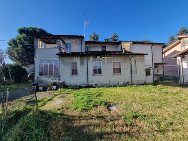 casa indipendente in vendita a Piacenza in zona Borgotrebbia