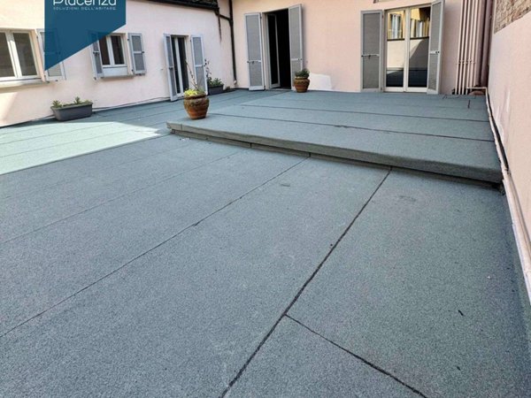 appartamento in vendita a Piacenza in zona Centro Storico