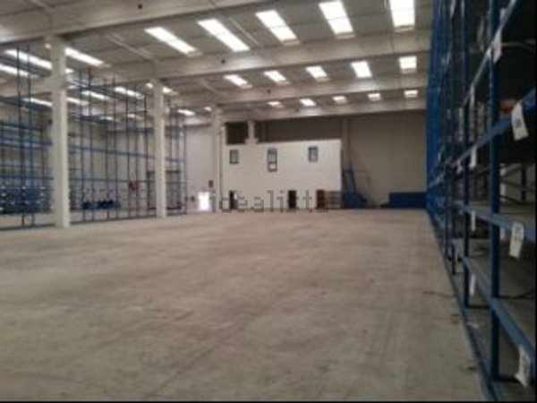 capannone in vendita a Piacenza