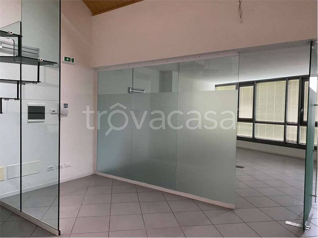 ufficio in vendita a Piacenza in zona Stadio