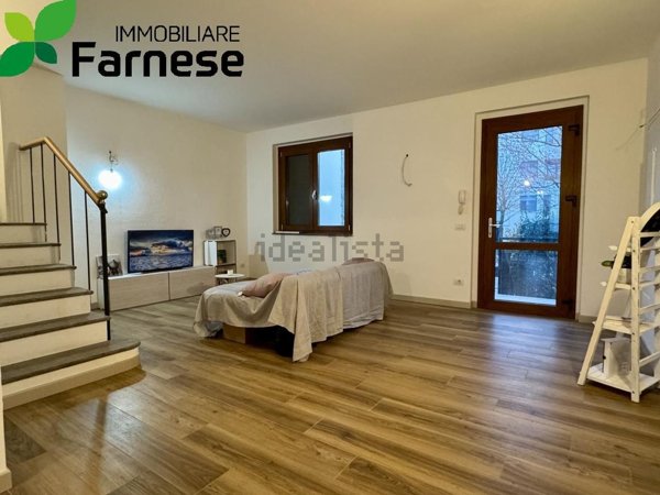 casa indipendente in vendita a Piacenza in zona Veggioletta