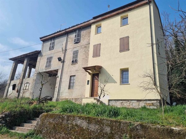 casa indipendente in vendita a Piacenza