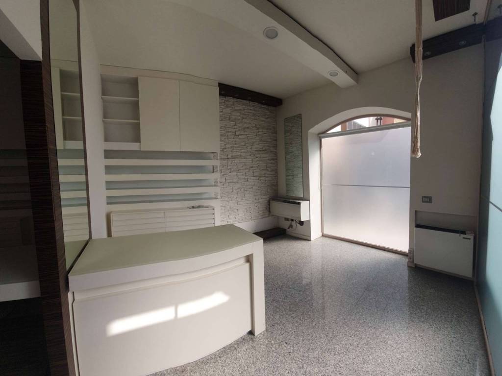 negozio in vendita a Piacenza