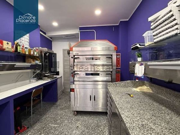 locale di sgombero in vendita a Piacenza