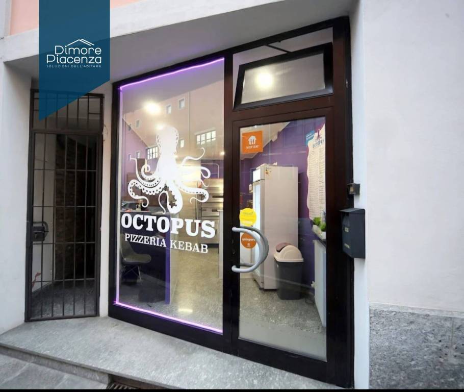 negozio in vendita a Piacenza