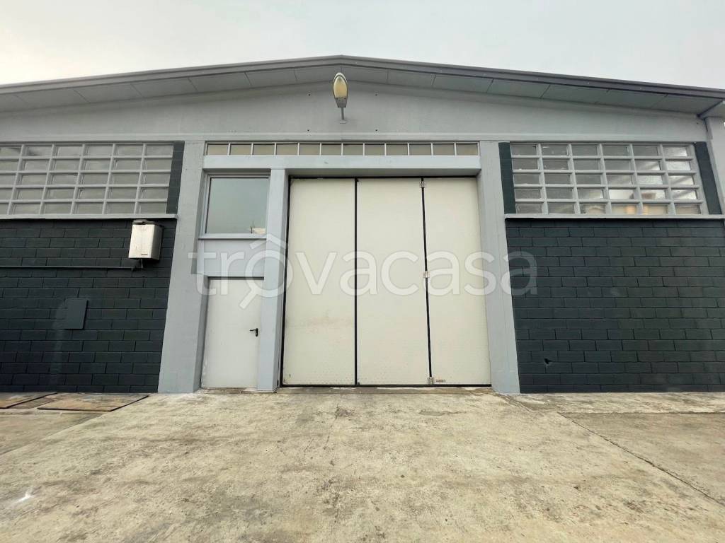 ufficio in vendita a Piacenza in zona Caorsana