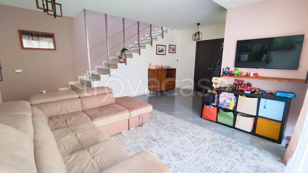 casa indipendente in vendita a Piacenza in zona Centro Storico