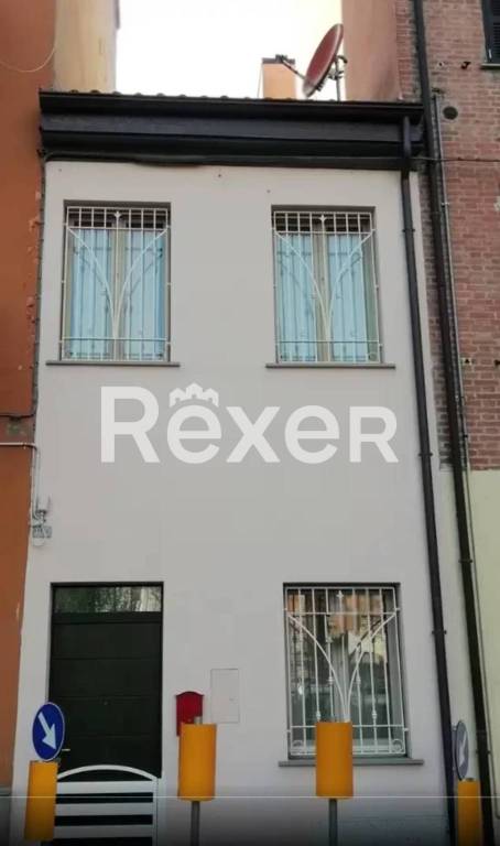 casa indipendente in vendita a Piacenza