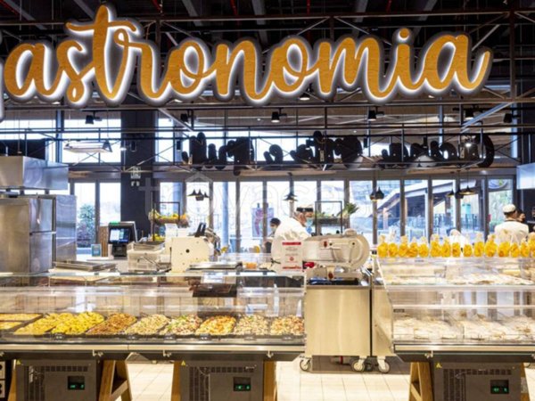 negozio in vendita a Piacenza in zona Stadio