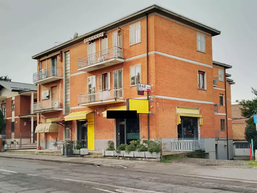 negozio in vendita a Piacenza in zona Farnesiana
