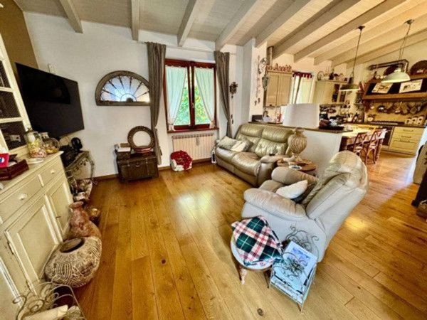 casa indipendente in vendita a Piacenza in zona Barriera Genova