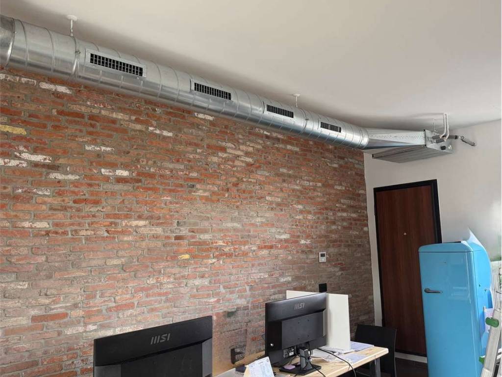 ufficio in vendita a Piacenza in zona Farnesiana