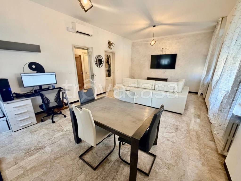 appartamento in vendita a Piacenza in zona Borgotrebbia
