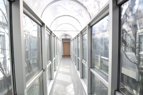 ufficio in vendita a Piacenza in zona Farnesiana