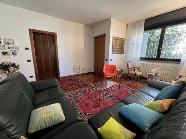 casa indipendente in vendita a Piacenza in zona Raffalda