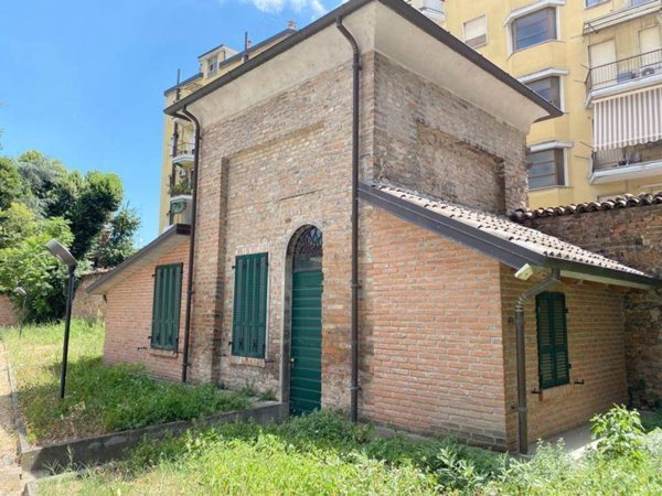 casa indipendente in vendita a Piacenza in zona Centro Storico