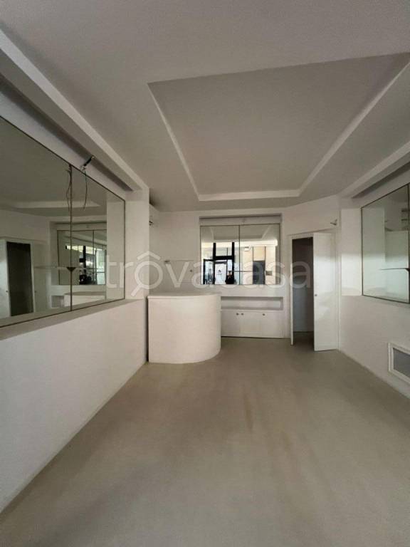 negozio in vendita a Piacenza in zona Centro Storico