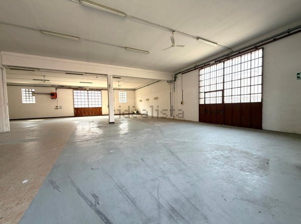 capannone in vendita a Piacenza in zona Roncaglia / Fossadello