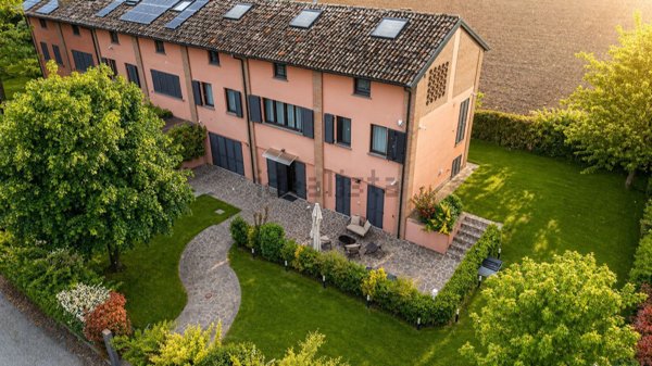 casa indipendente in vendita a Piacenza in zona Besurica