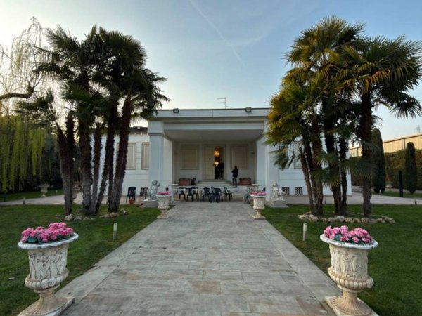 casa indipendente in vendita a Piacenza in zona Caorsana