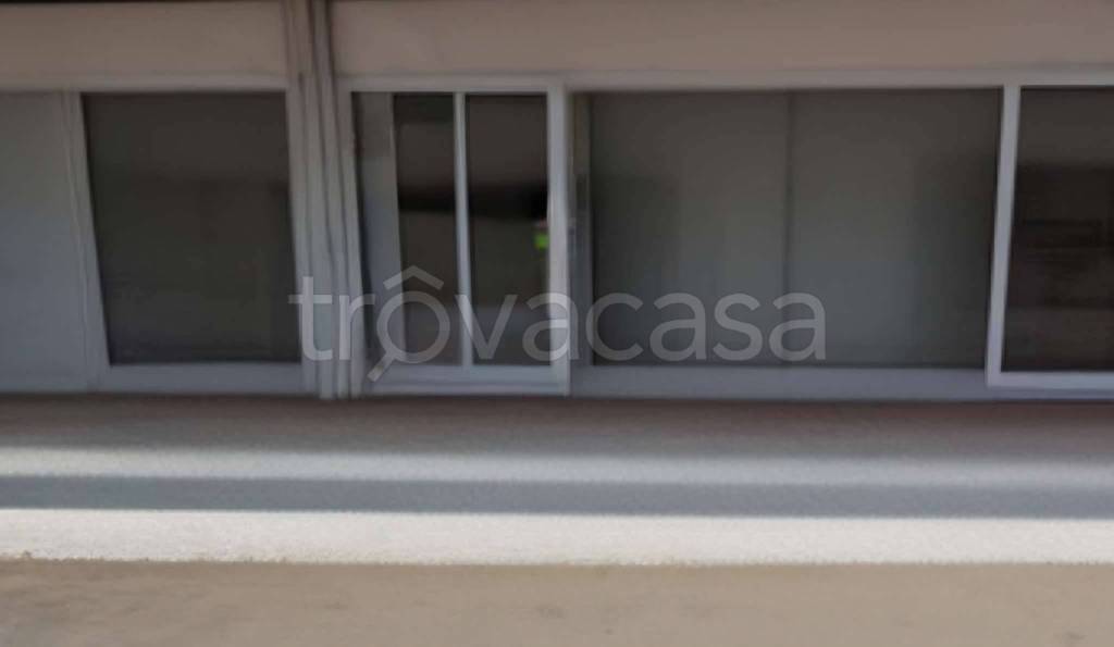 negozio in vendita a Piacenza in zona Besurica