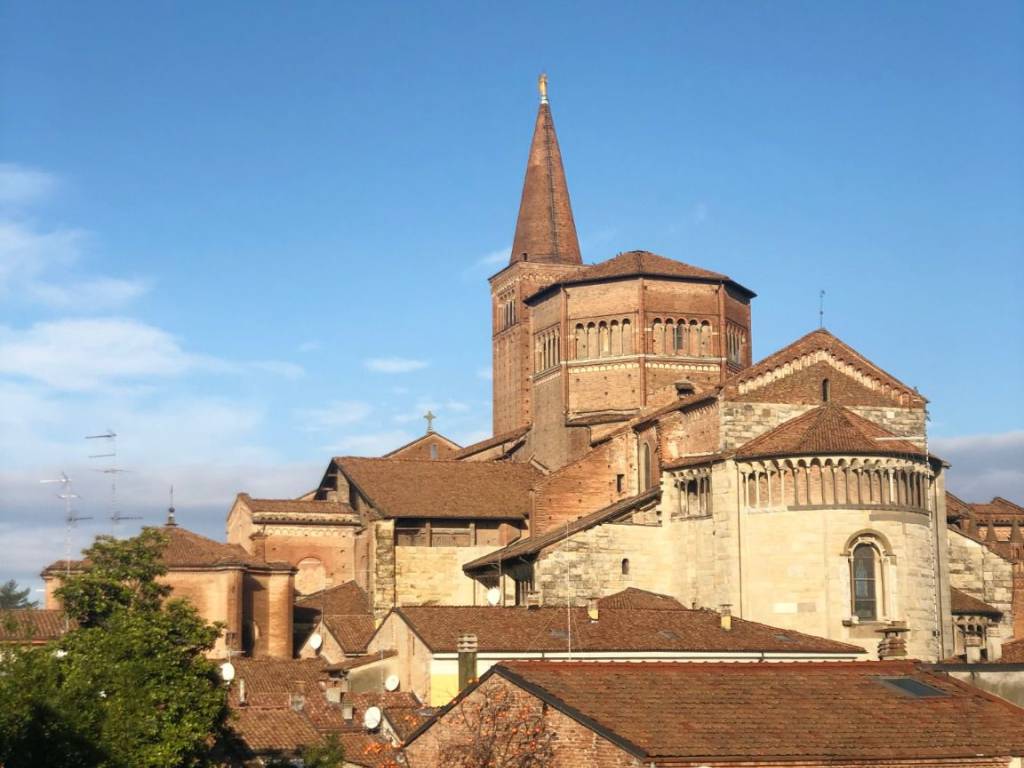 casa indipendente in vendita a Piacenza in zona Centro Storico