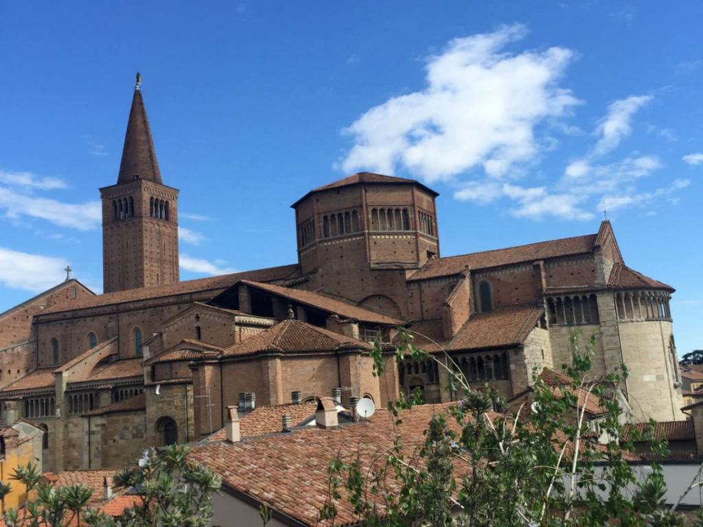 casa indipendente in vendita a Piacenza in zona Centro Storico