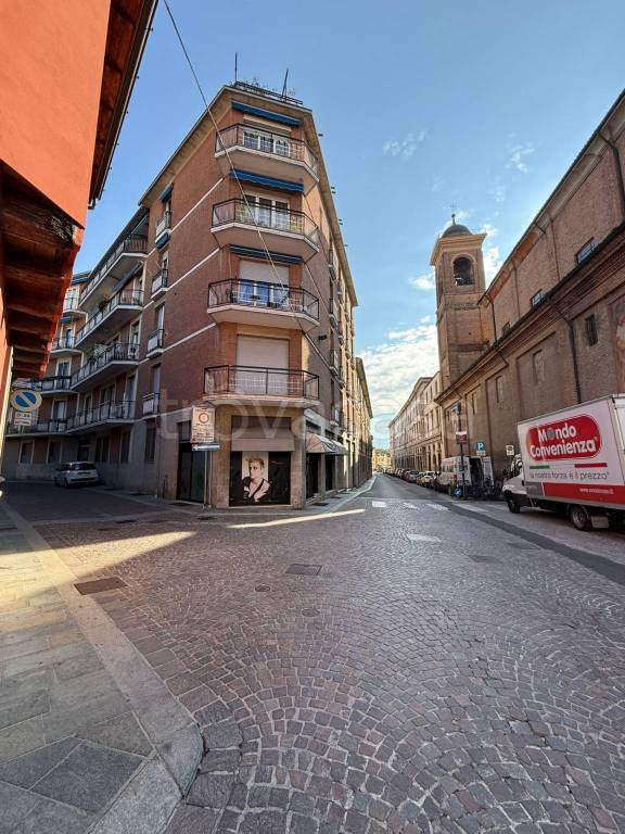 appartamento in vendita a Piacenza in zona Centro Storico