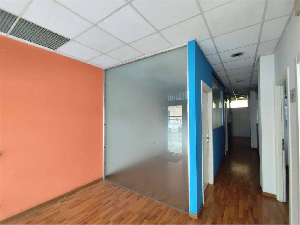 ufficio in vendita a Piacenza in zona Stadio