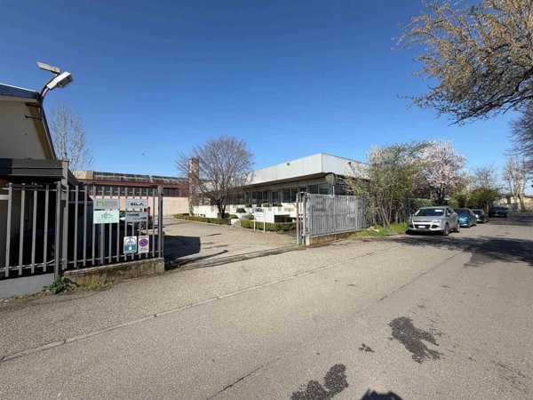 ufficio in vendita a Piacenza in zona Baia del Re