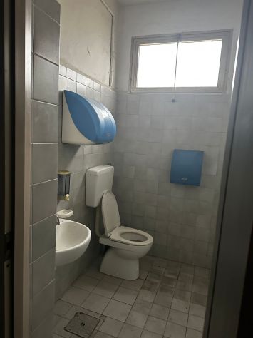 locale commerciale in vendita a Piacenza in zona Barriera Milano