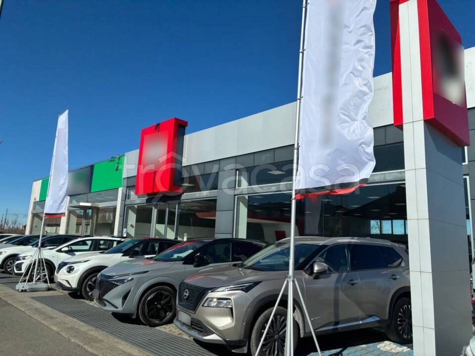 locale commerciale in vendita a Piacenza in zona Veggioletta