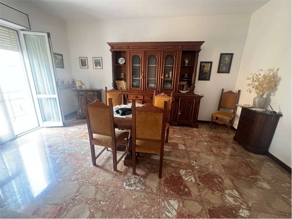 appartamento in vendita a Piacenza in zona Stadio