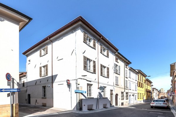 casa indipendente in vendita a Piacenza in zona Centro Storico