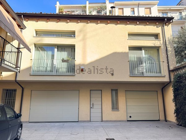 casa indipendente in vendita a Piacenza