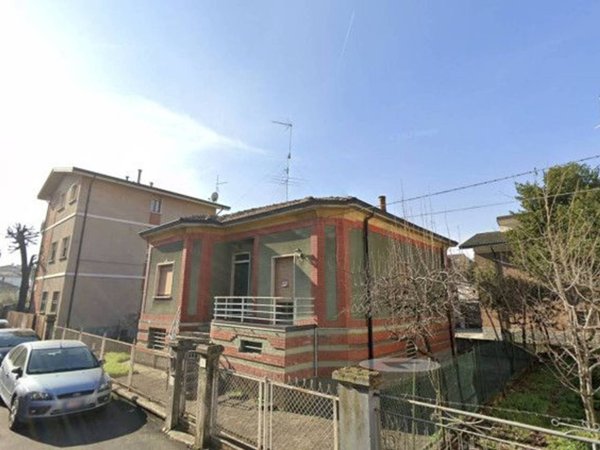 casa indipendente in vendita a Piacenza in zona Stadio