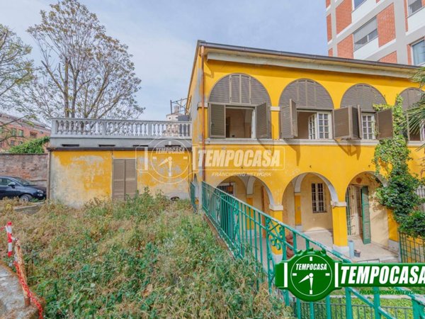 casa indipendente in vendita a Piacenza in zona Centro Storico
