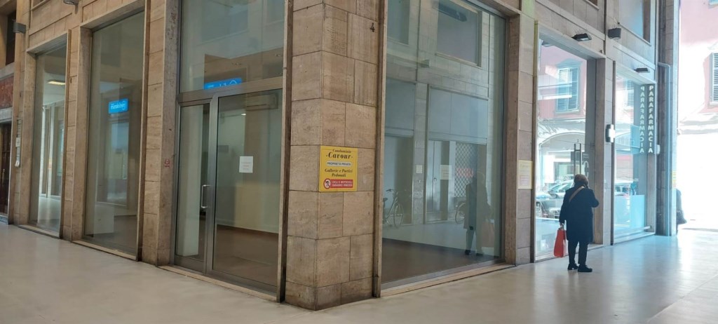 negozio in vendita a Piacenza in zona Centro Storico