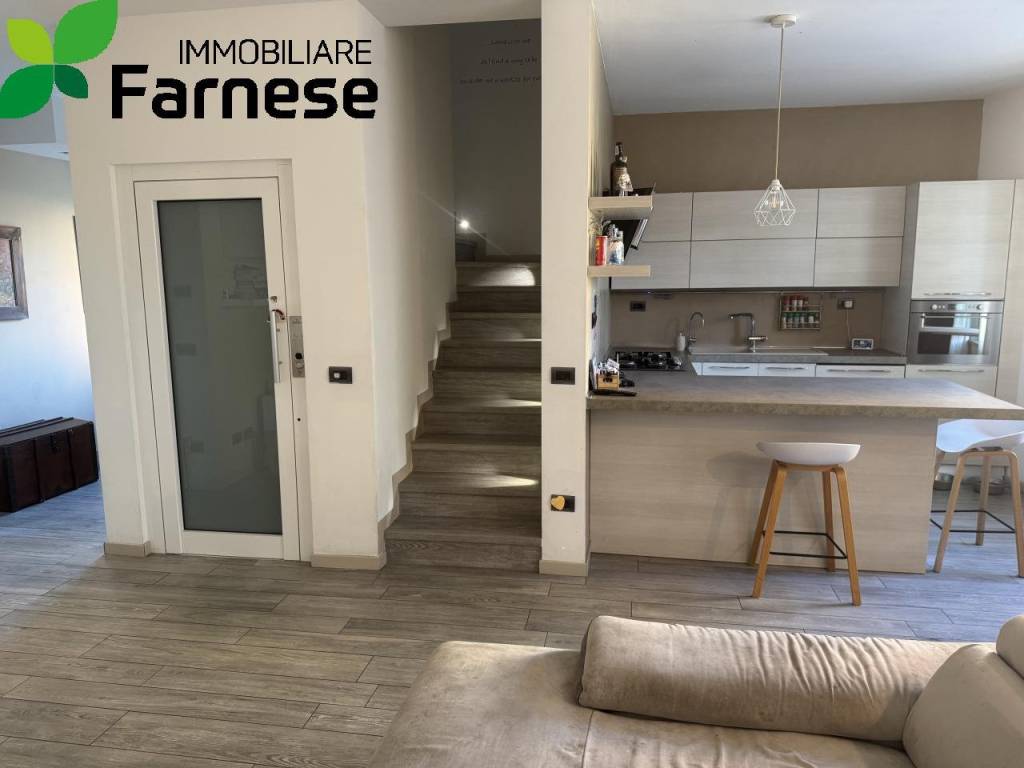 casa indipendente in vendita a Piacenza in zona Stadio