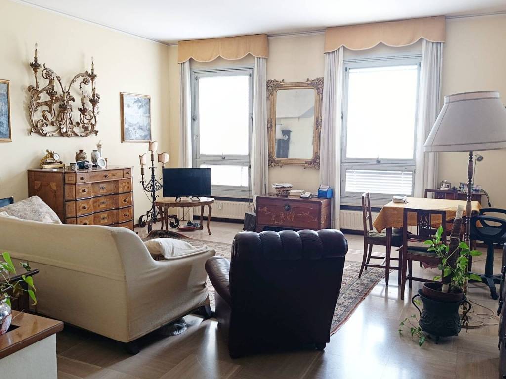 appartamento in vendita a Piacenza in zona Centro Storico