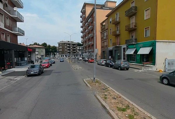 negozio in vendita a Piacenza in zona Barriera Genova