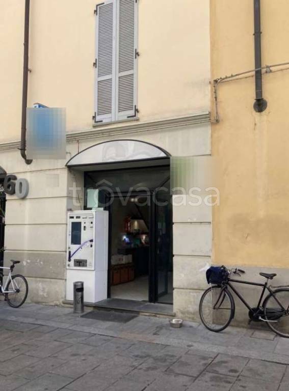 negozio in vendita a Piacenza in zona Centro Storico
